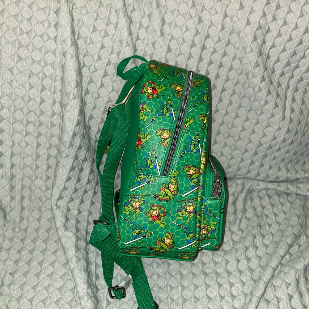 Funko Teenage Mutant Ninja Turtles Green Backpack - Picture 3 of 4
